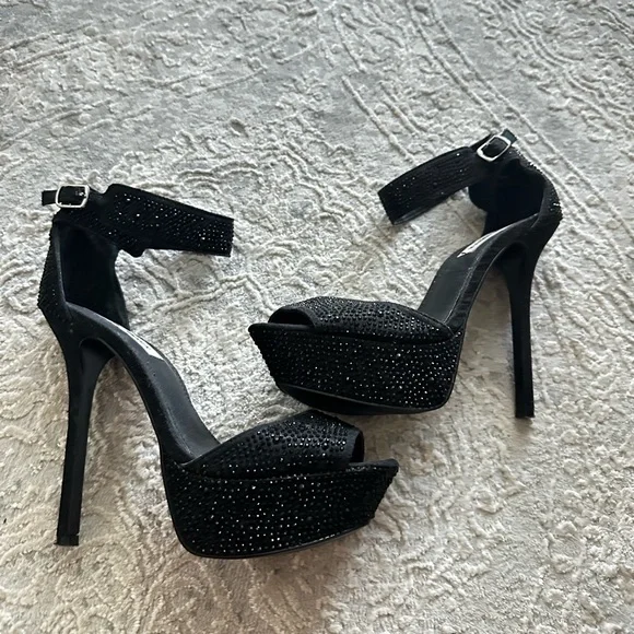 Steve Madden size Sparkly high heel